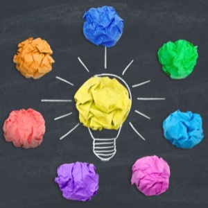 Image d'une lumière multicolore évoquant l'inspiration et de nouvelles idées brillantes.